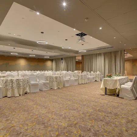 7 Apple Hotel Pratap Nagar-2